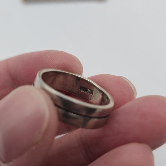 Size 10 Sterling Silver Worn Solid Unisex Ring A1963 - Picture 4 of 7